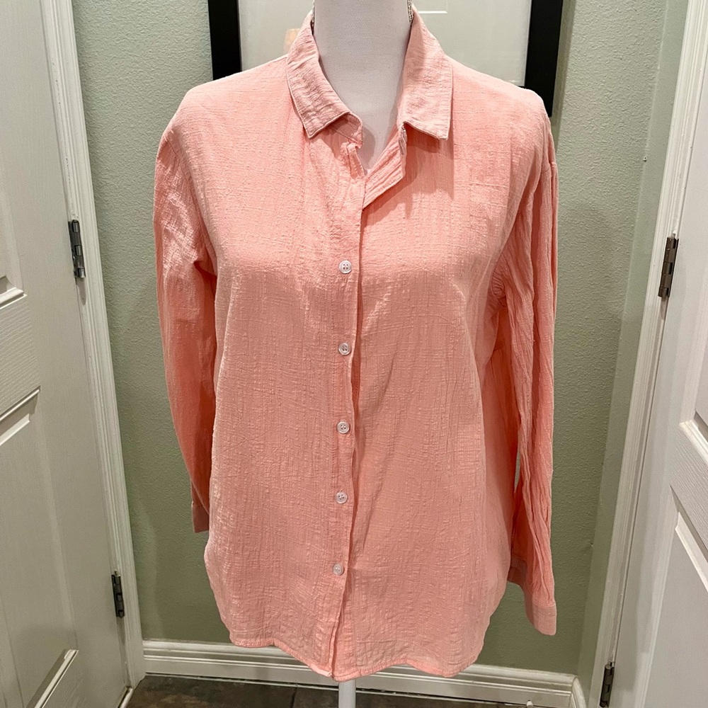 Peach crinkled blouse. Size L